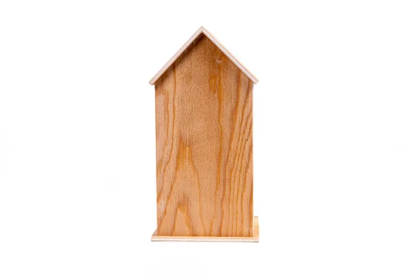 房子的标志 白色背景上有金属钥匙 房地产 保险概念 抵押贷款 房地产经纪人概念 与世隔绝的木头房子生命的象征乔迁 锁锁和钥匙链 — 图库照片