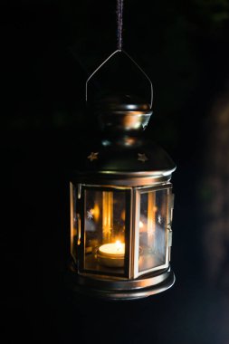 Düğün süslemeleri gece dekor ışıkları düğün sahnesi