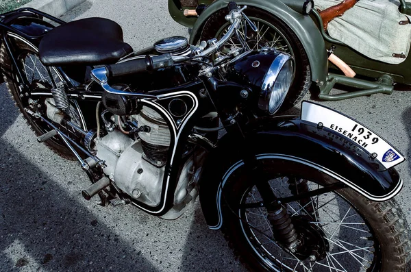 Старый Трикар Трехколесный Серый Мотоцикл Боковиной Немецких Войск Времен Второй — стоковое фото