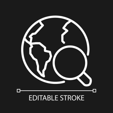 Koyu tema için küresel arama pikseli mükemmel beyaz doğrusal simgesi. Dünya 'yı keşfediyorum. Bilgi bul. İnce çizgili çizim. Gece modu için izole edilmiş sembol. Düzenlenebilir felç. Kullanılan Arial yazı tipi