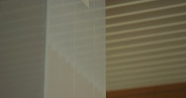 NEW YORK - 5 Nisan 2017: Uluslararası şirketin modern ofisinde 24 saat çalışan gözetim kamerası. Patron, işçi ve müşterilerin iş yerlerindeki güvenlikle ilgileniyor. Kapalı.