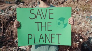 Çevre koruma ve sürdürülebilirliğin hayati önemini savunan güçlü bir mesaj.