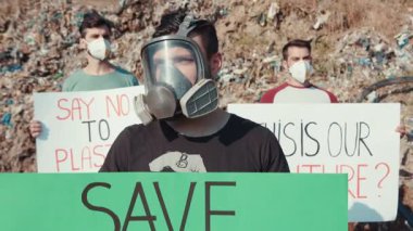 Eylemciler, sürmekte olan kirlilik krizi sırasında daha temiz ve güvenli ortamlar için toplandılar.