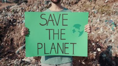 Gezegenin korunmasını savunmanın yanı sıra çevre bilincini destekleyen güçlü ve etkili bir mesaj.