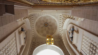 Nabvi camisinde avize - Madeena