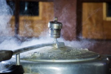 düdüklü tencere ıslık resmi