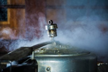 düdüklü tencere ıslık resmi