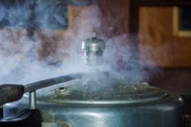 düdüklü tencere ıslık resmi