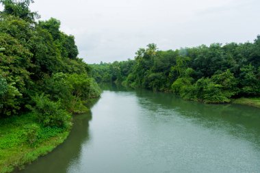 bir chaliyaar nehri manzarası