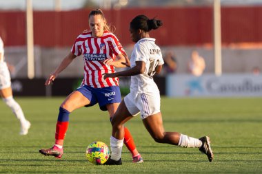 Madrid, İspanya - 12 Mart 2023: Real Madrid ve Atletico de Madrid arasında bayanlar futbol maçı. Futbolcular. Futbolcu kızlar. İspanyol kadın futbolu.