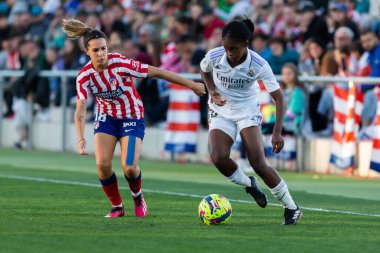 Madrid, İspanya - 12 Mart 2023: Real Madrid ve Atletico de Madrid arasında bayanlar futbol maçı. Futbolcular. Futbolcu kızlar. İspanyol kadın futbolu.