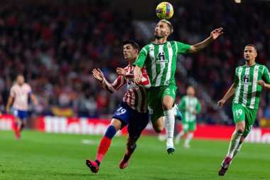 Madrid, İspanya - 2 Nisan 2023: Atletico de Madrid ve Betis F.C. Futbolcu. Lig maçı.
