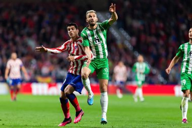 Madrid, İspanya - 2 Nisan 2023: Atletico de Madrid ve Betis F.C. Futbolcu. Lig maçı.