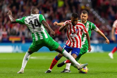 Madrid, İspanya - 2 Nisan 2023: Atletico de Madrid ve Betis F.C. Futbolcu. Lig maçı.
