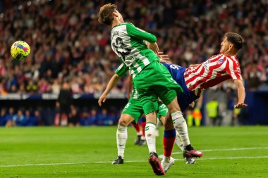 Madrid, İspanya - 2 Nisan 2023: Atletico de Madrid ve Betis F.C. Futbolcu. Lig maçı.