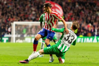 Madrid, İspanya - 2 Nisan 2023: Atletico de Madrid ve Betis F.C. Futbolcu. Lig maçı.