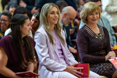 Madrid, İspanya... 18 Nisan 2023 İspanya Kralı ve Kraliçesi Palacio del Pardo 'da ulusal spor ödüllerini dağıtıyor. Alexia Putellas en seçkin atlet ödüllerinden birini topluyor.