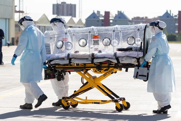 stock image Madrid, Spain- April 20, 2023: Evacuation drill at the Cuatro Vientos air base in Madrid by military doctors from the air force. Evacuation measures for patients.