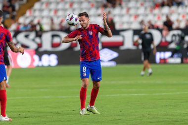 Madrid, İspanya - 28 Ağustos 2023: Madrid 'de oynanan Rayo Vallecano ve Atletico de Madrid ligi maçı. Ligin üçüncü günü. Futbol maçı. İspanyol futbolcular.