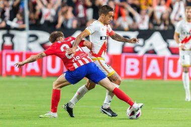 Madrid, İspanya - 28 Ağustos 2023: Madrid 'de oynanan Rayo Vallecano ve Atletico de Madrid ligi maçı. Ligin üçüncü günü. Futbol maçı. İspanyol futbolcular.