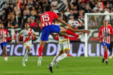 Madrid, İspanya - 28 Ağustos 2023: Madrid 'de oynanan Rayo Vallecano ve Atletico de Madrid ligi maçı. Ligin üçüncü günü. Futbol maçı. İspanyol futbolcular.