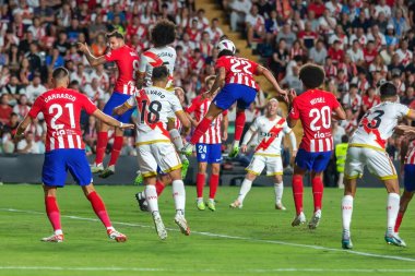 Madrid, İspanya - 28 Ağustos 2023: Madrid 'de oynanan Rayo Vallecano ve Atletico de Madrid ligi maçı. Ligin üçüncü günü. Futbol maçı. İspanyol futbolcular.