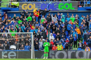 Madrid, İspanya - 17 Eylül 2023: Madrid 'de Getafe F.C ve Osasuna arasında oynanan lig maçı. Yağmurda futbol maçı. Osasuna oyuncuları. Kaçak göçmen bürosu. oyuncular
