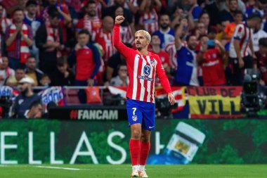 Madrid, İspanya - 24 Eylül 2023: Atletico de Madrid ile Real Madrid arasındaki lig maçı. Futbolcular. Atletico de Madrid için zafer.