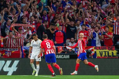 Madrid, İspanya - 24 Eylül 2023: Atletico de Madrid ile Real Madrid arasındaki lig maçı. Futbolcular. Atletico de Madrid için zafer.