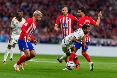 Madrid, İspanya - 24 Eylül 2023: Atletico de Madrid ile Real Madrid arasındaki lig maçı. Futbolcular. Atletico de Madrid için zafer.