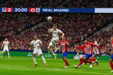 Madrid, İspanya - 24 Eylül 2023: Atletico de Madrid ile Real Madrid arasındaki lig maçı. Futbolcular. Atletico de Madrid için zafer.