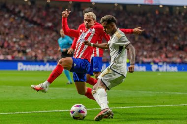 Madrid, İspanya - 24 Eylül 2023: Atletico de Madrid ile Real Madrid arasındaki lig maçı. Futbolcular. Atletico de Madrid için zafer.