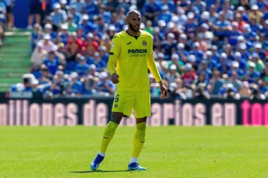 Madrid, İspanya 30 Eylül 2023: Getafe F. C ile Villareal arasındaki lig maçı. Futbolcular. Topla oynayan köylü futbolcu. Alexander Sorloth.
