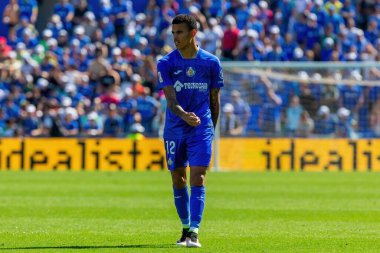 Madrid, İspanya 30 Eylül 2023: Getafe F. C ile Villareal arasındaki lig maçı. Futbolcular. Topla oynayan köylü futbolcu. Mason Greenwood.