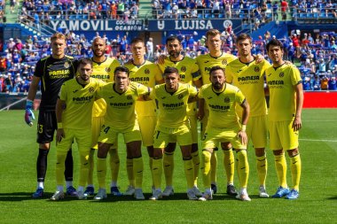 Madrid, İspanya 30 Eylül 2023: Getafe F. C ile Villareal arasındaki lig maçı. Futbolcular. Topla köylü futbolcusu.