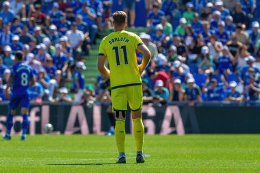 Madrid, İspanya 30 Eylül 2023: Getafe F. C ile Villareal arasındaki lig maçı. Futbolcular. Topla oynayan köylü futbolcu. Alexander Sorloth.