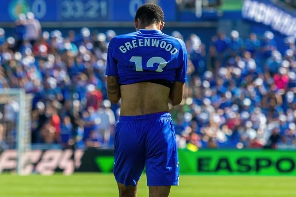 Madrid, İspanya 30 Eylül 2023: Getafe F. C ile Villareal arasındaki lig maçı. Futbolcular. Topla oynayan köylü futbolcu. Mason Greenwood.