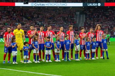 Madrid, İspanya - 1 Ekim 2023: Atletico de Madrid ile Cadiz arasındaki futbol ligi maçı Madrid 'de oynandı. Atletico de Madrid oyuncuları.