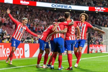 Madrid, İspanya - 1 Ekim 2023: Atletico de Madrid ile Cadiz arasındaki futbol ligi maçı Madrid 'de oynandı. Atletico de Madrid oyuncuları. Angel Correa gol attı..