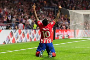 Madrid, İspanya - 1 Ekim 2023: Atletico de Madrid ile Cadiz arasındaki futbol ligi maçı Madrid 'de oynandı. Atletico de Madrid oyuncuları. Angel Correa gol attı..