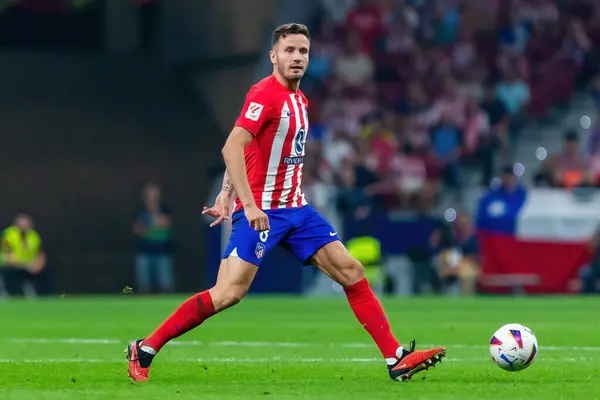 Madrid, İspanya - 1 Ekim 2023: Atletico de Madrid ile Cadiz arasındaki futbol ligi maçı Madrid 'de oynandı. Atletico de Madrid oyuncuları.