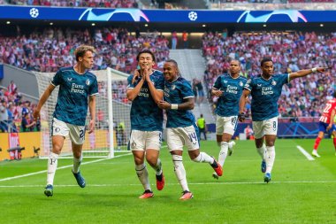 Madrid, İspanya - 4 Ekim 2023: Atletico de Madrid ile Feyenoord arasında oynanan Şampiyonlar Ligi maçı Madrid takımının zaferiyle sonuçlandı. Futbolcuların kutlaması