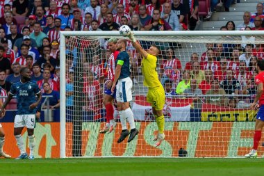 Madrid, İspanya - 4 Ekim 2023: Atletico de Madrid ile Feyenoord arasında oynanan Şampiyonlar Ligi maçı Madrid takımının zaferiyle sonuçlandı. Feyenoord oyuncuları.