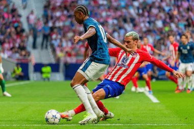 Madrid, İspanya - 4 Ekim 2023: Atletico de Madrid ile Feyenoord arasında oynanan Şampiyonlar Ligi maçı Madrid takımının zaferiyle sonuçlandı. Feyenoord oyuncuları.