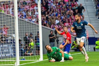 Madrid, İspanya - 4 Ekim 2023: Atletico de Madrid ile Feyenoord arasında oynanan Şampiyonlar Ligi maçı Madrid takımının zaferiyle sonuçlandı. Feyenoord oyuncuları.