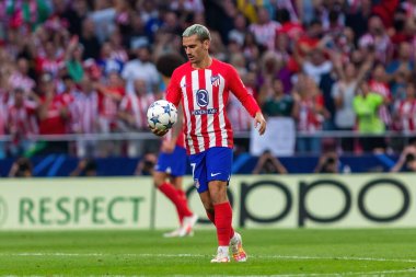 Madrid, İspanya - 4 Ekim 2023: Atletico de Madrid ile Feyenoord arasında oynanan Şampiyonlar Ligi maçı. Oyuncular gol kutluyor. Maç sırasında Alvaro Morata.