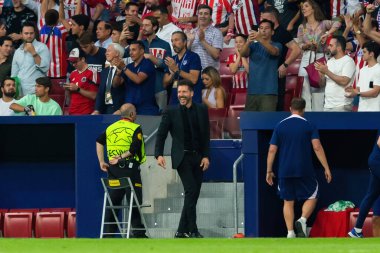 Madrid, İspanya - 4 Ekim 2023: Atletico de Madrid ile Feyenoord arasında oynanan Şampiyonlar Ligi maçı. Oyuncular gol kutluyor. Maç sırasında Alvaro Morata.