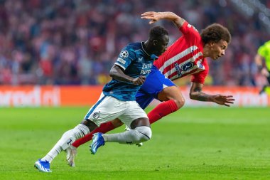 Madrid, İspanya - 4 Ekim 2023: Atletico de Madrid ile Feyenoord arasında oynanan Şampiyonlar Ligi maçı Madrid takımının zaferiyle sonuçlandı. Feyenoord oyuncuları.