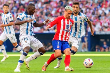 Madrid, İspanya - 8 Ekim 2023: Atletico de Madrid ile Real Sociedad arasındaki lig maçı Madrid Metropolitano 'da oynandı. - Evet. Profesyonel futbolcular.