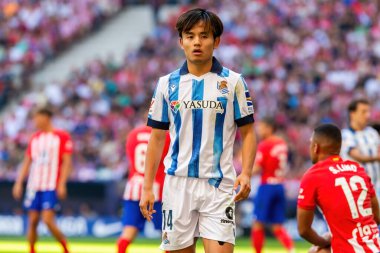 Madrid, İspanya - 8 Ekim 2023: Atletico de Madrid ile Real Sociedad arasındaki lig maçı Madrid Metropolitano 'da oynandı. Topla Kubo 'yu al. Profesyonel futbolcular.